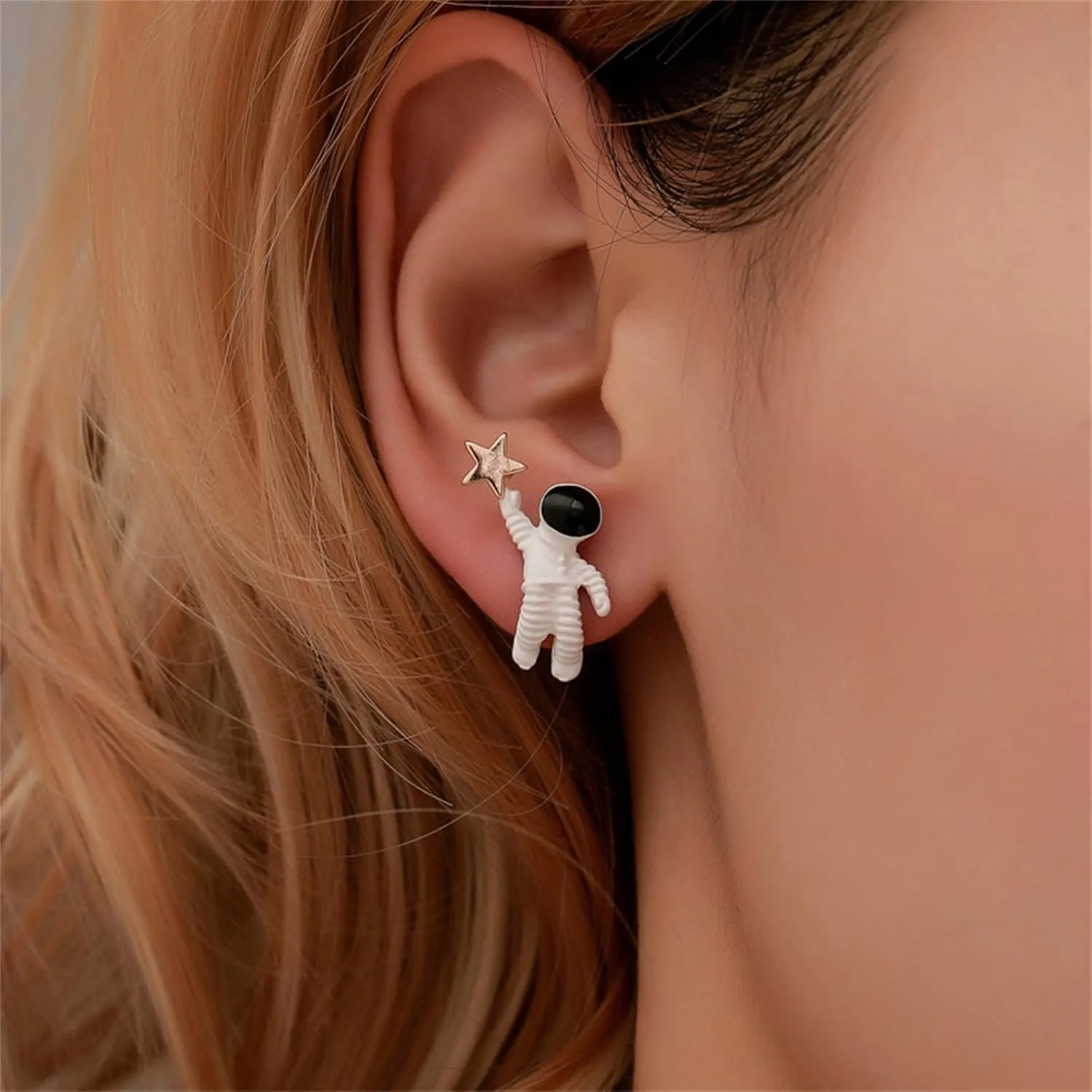 Asymmetric Astronaut Star Small Stud Earrings for Women Creative Cute Cartoon 3D White Spaceman Meteor Planet Universe Hypoallergenic Earrings for Space Science Lover Fashion Jewelry Gifts
