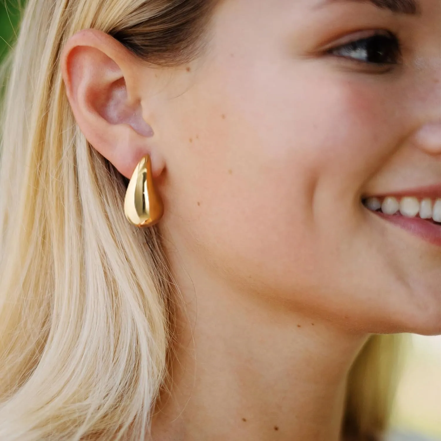 Chunky Gold Hoop Earrings for Women Lightweight Teardrop Dupes Earrings 925 Sterling Silver Post Large Drop Earrings Gold Plated Waterdrop Earrings Trendy Jewelry for Women