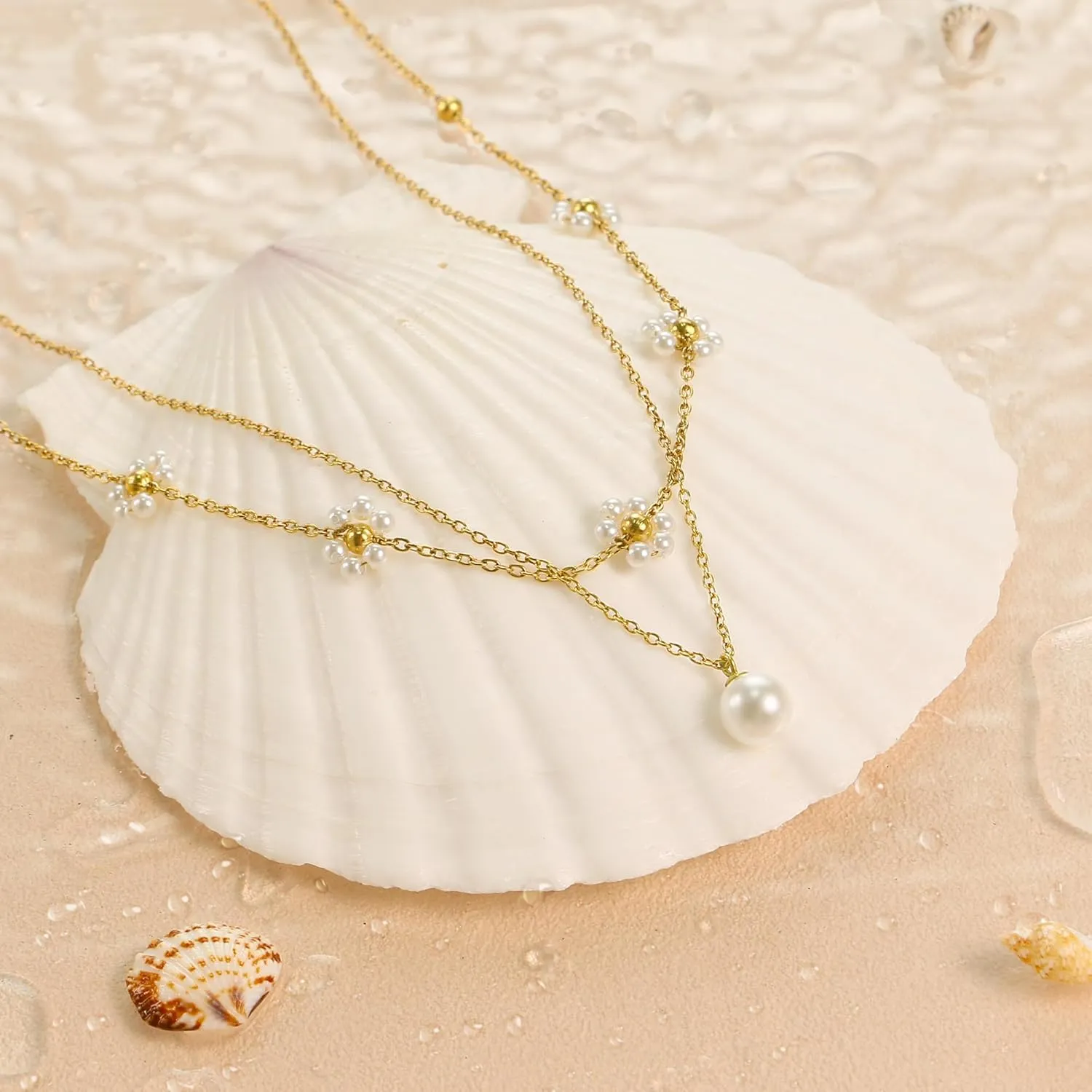 Daisy Necklace for Women Layered Pearl Necklace Set, 14k Gold Flower Necklaces as Summer Merch Jewelry, Pretty Pearl Choker Pendant Necklace as Trendy Gold Necklace Beach Gifts