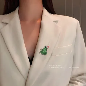 Frog Brooch Pins for Women Men Classic Rhinestone Animal Lapel Pins Party Valentine Brooches Collar Jewelry Gift Ladies Clothing Metal Badge Backpack Caps Decoration Frog Prince Elegant Dress