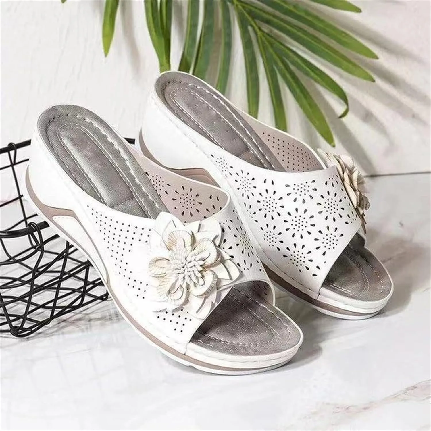 Ladmiple Sandals Women Dressy Summer Flat Comfortable Orthopedic Sandals Arch Support Orthotic Flip Flops Cute Walking Slides