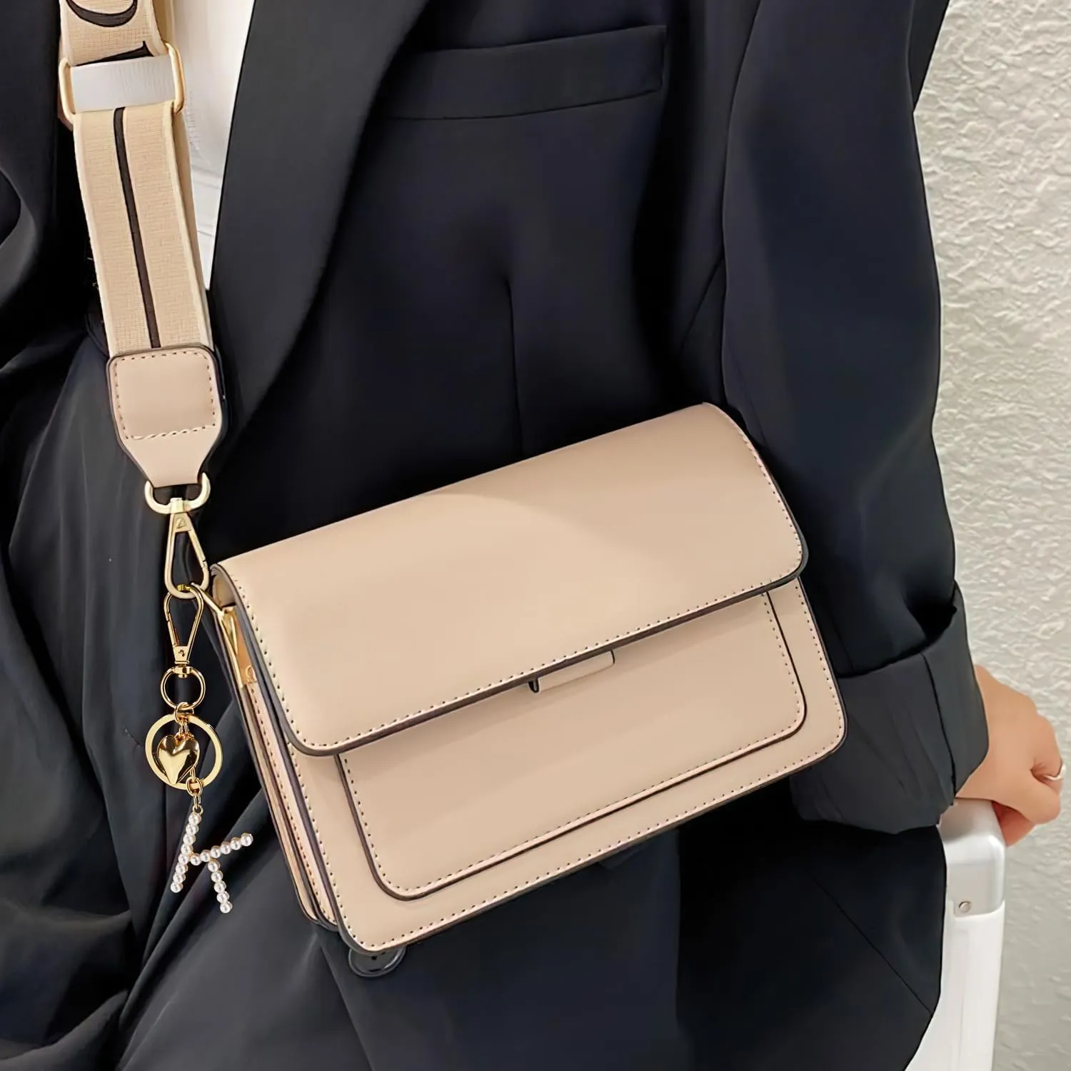 LILIE&WHITE Gold Keychains For Women With Imitation Pearl Letter Purse Charms Gold Bag Charms