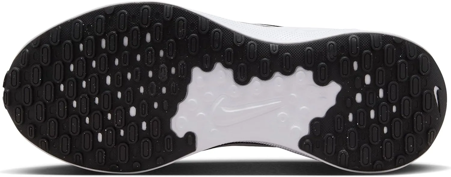 Nike Women's Revolutin 7 Sneaker