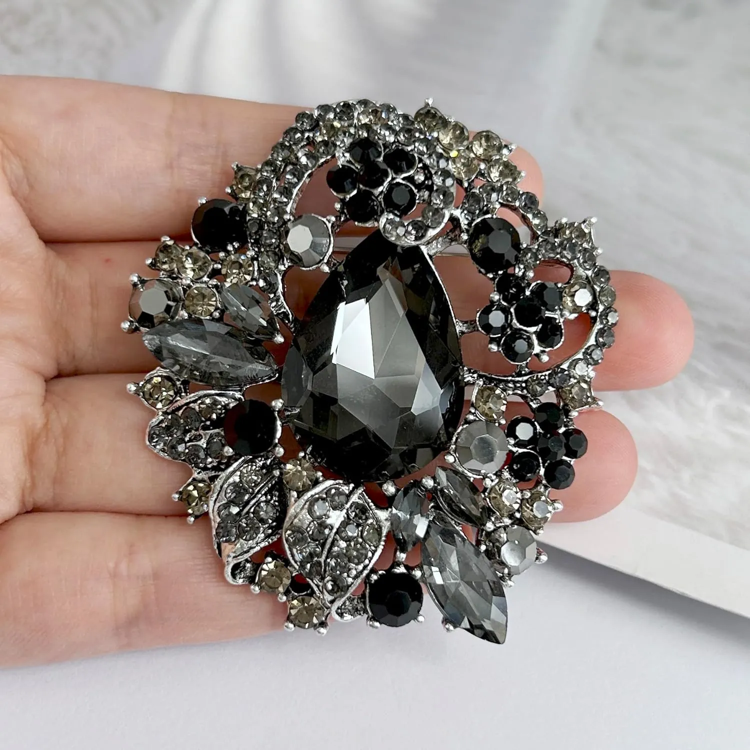 SELOVO Leaf Flower Vine Brooch Pendant Pin for Women Jewelry Scarf Accessory