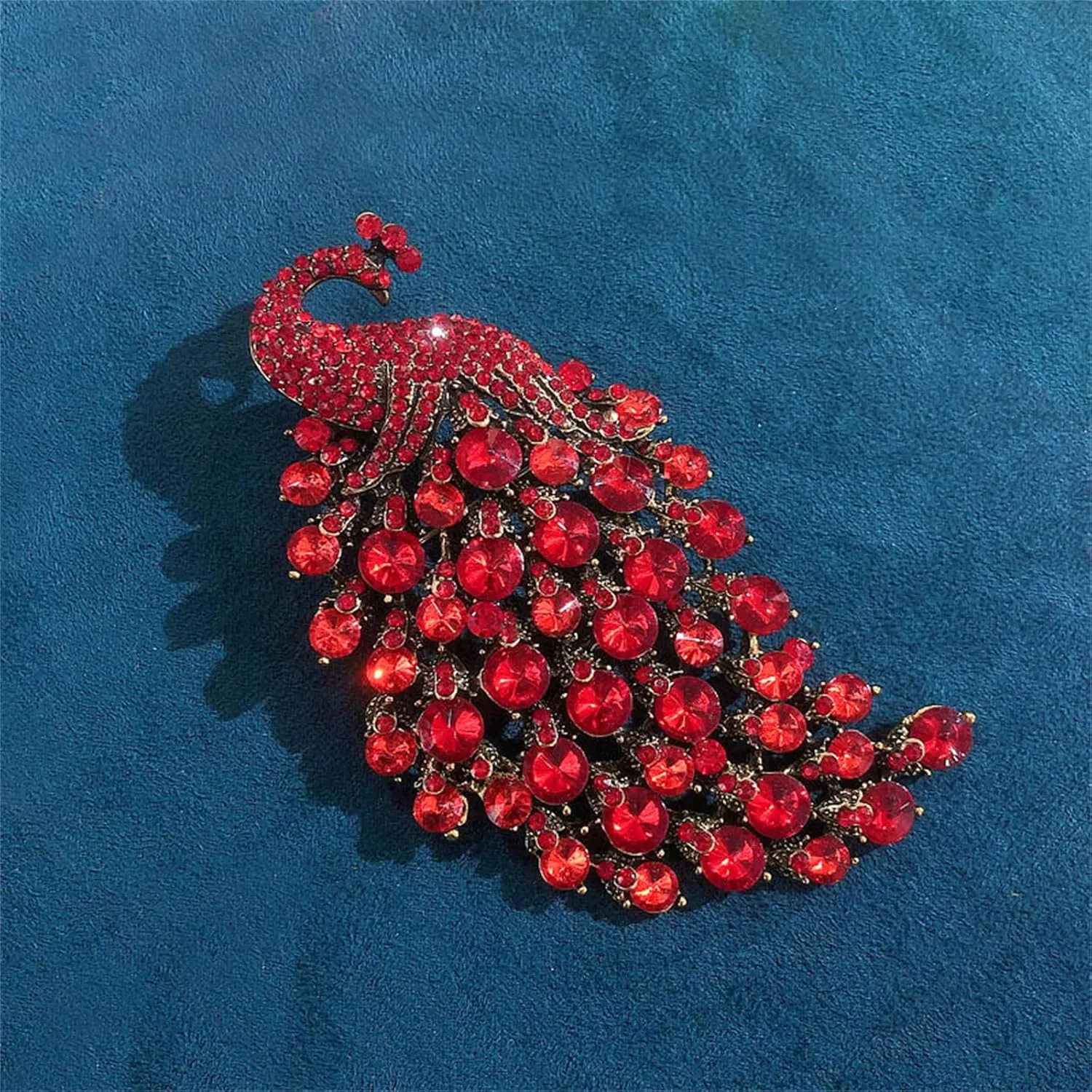 WCRAZYE Rhinestone Peacock Brooch Pin for Women Girls Fashion Exquisite Exaggerated Big Crystal Bird Animal Brooches Lapel Pins Elegant Dress Accessories Wedding Christmas Birthday Jewelry Gift